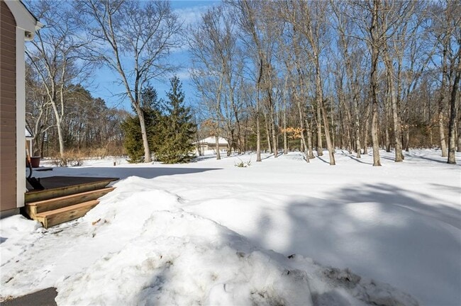 Building Photo - 27 River St