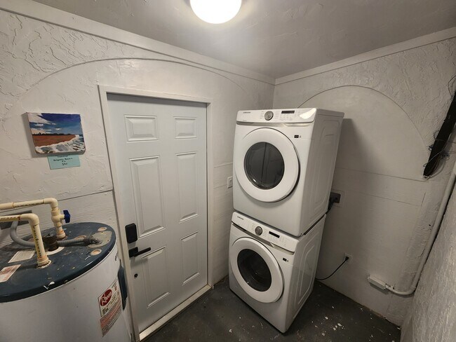 Building Photo - 2138 Tilden St