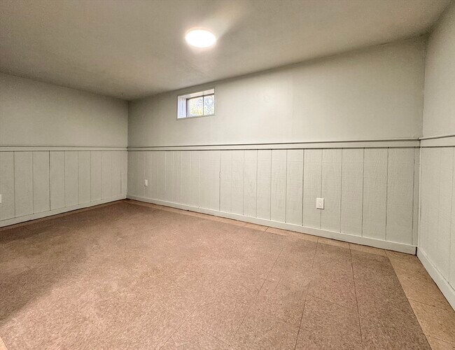 Building Photo - 9 Lydon Ln