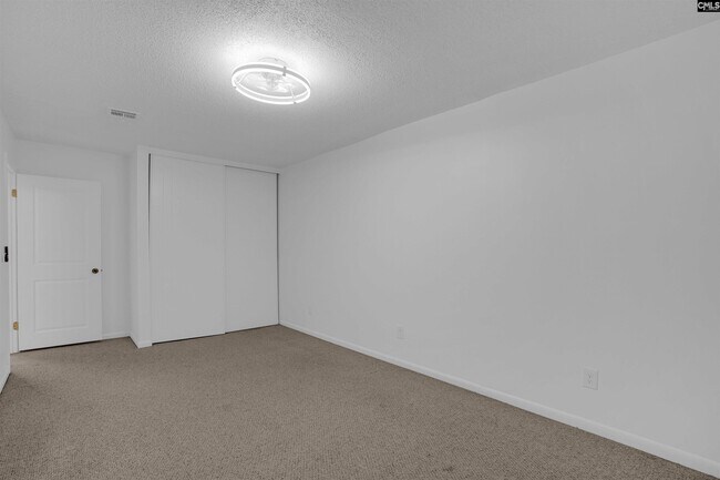 Building Photo - 301 Harbor Heights Dr