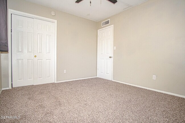 Building Photo - 5125 Round Rock Dr