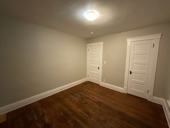 Building Photo - 326 11th St