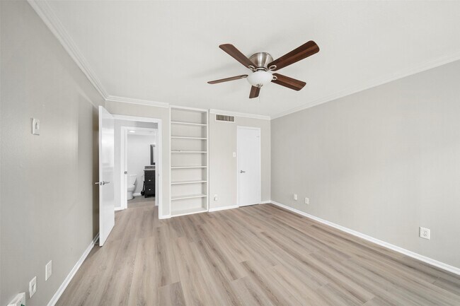 Building Photo - 1601 S Shepherd Dr