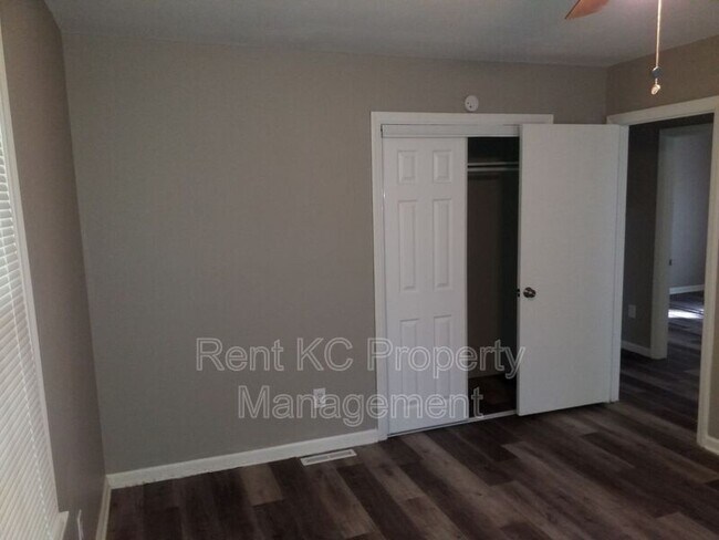 Building Photo - 4608 Ridgeway Ave