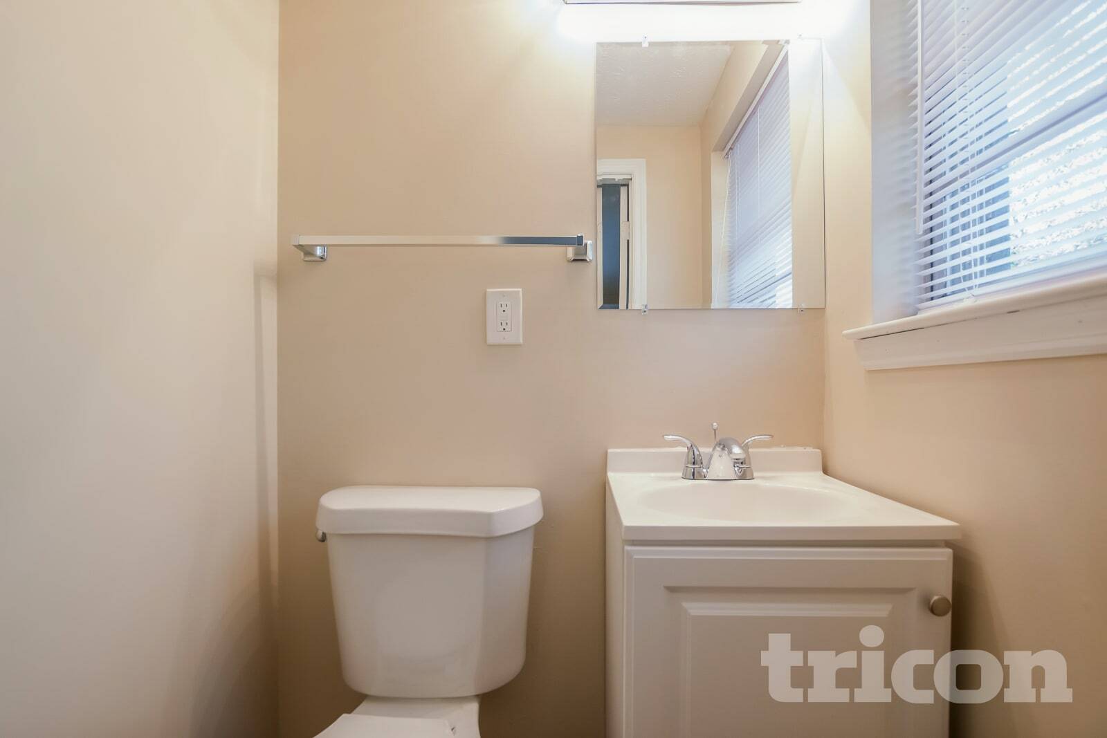 Building Photo - 6360 Pine Frost Dr