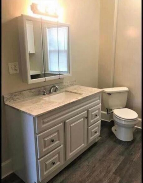 Building Photo - 99 Chapin St