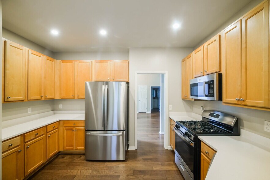 Building Photo - 116 Freeman Forest Dr