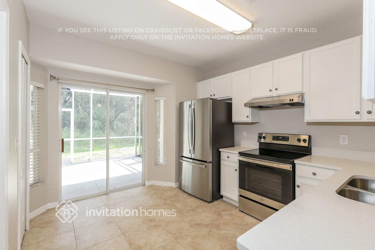 Building Photo - 15792 Fishhawk Falls Dr