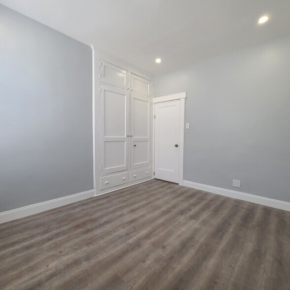 Building Photo - 6117 Monitor Plz