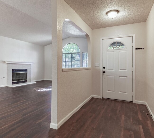 Building Photo - Great 4 Bedroom NW Fresno Home for Lease