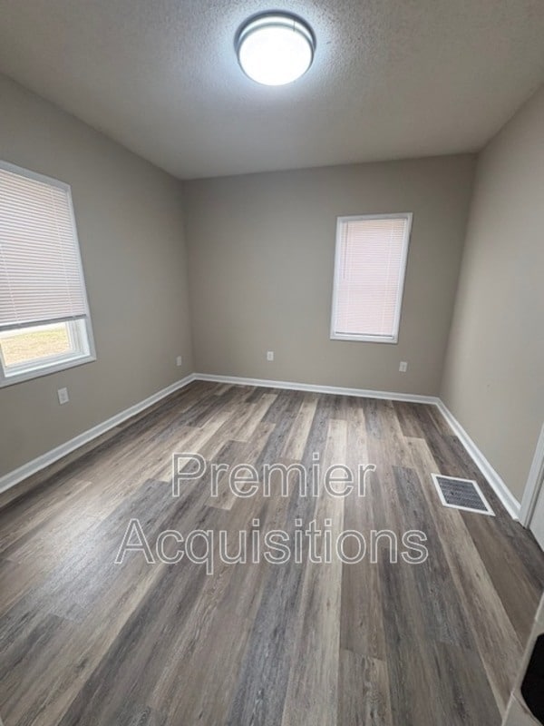 Building Photo - 2309 Locust Ave