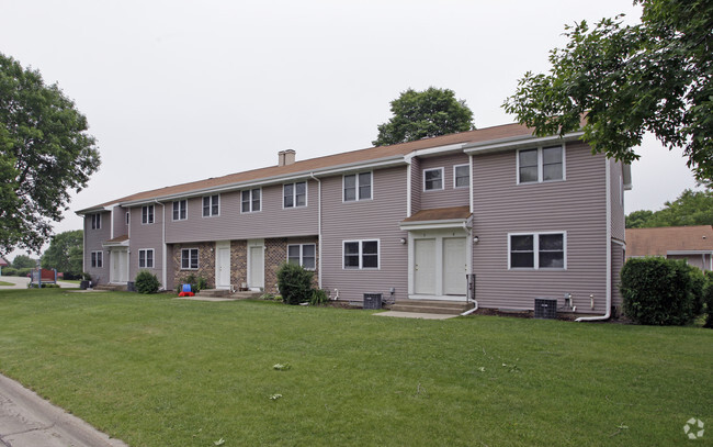 Primary Photo - Lexington Court
