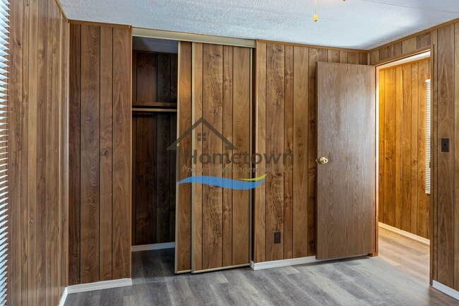 Building Photo - 563 Terry Trl