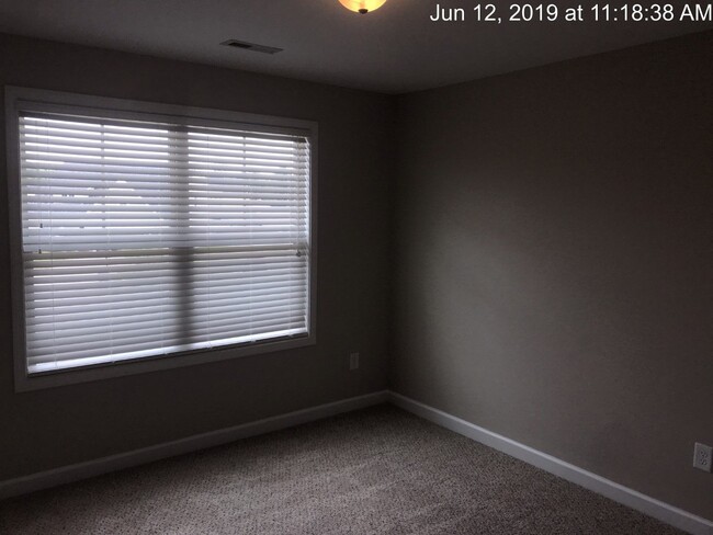 Building Photo - 124 Sorrel Ct