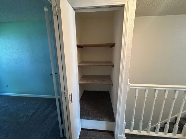 Building Photo - Fantastic 2 bed 1.5 bath townhome in Lynnw...