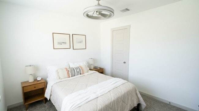 Building Photo - 12918 Wempe Wy