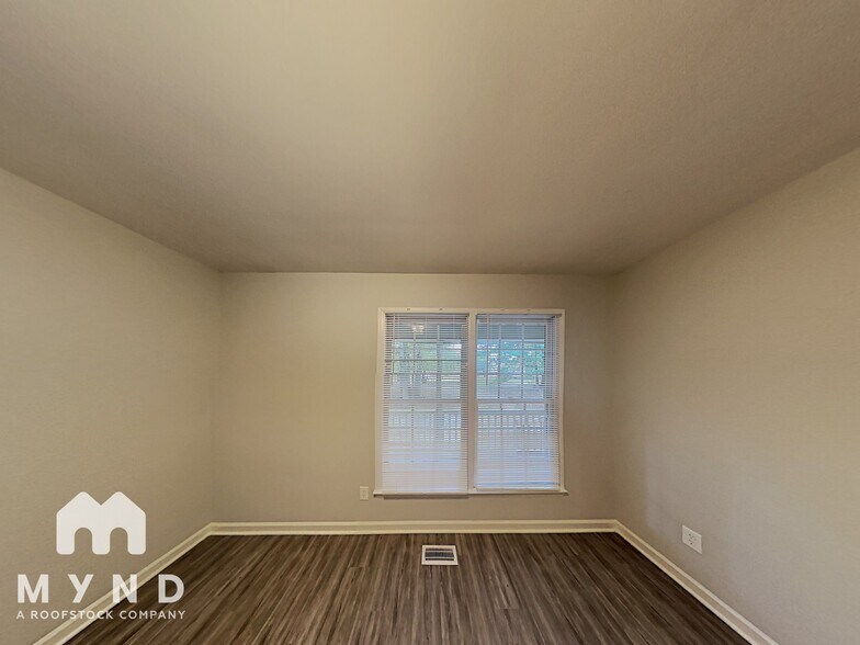 Building Photo - 409 Triple Crown Cir