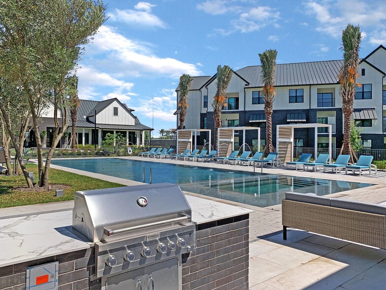 Building Photo - The Vineyard