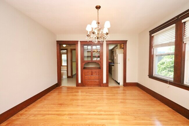 Building Photo - 360 Walden St