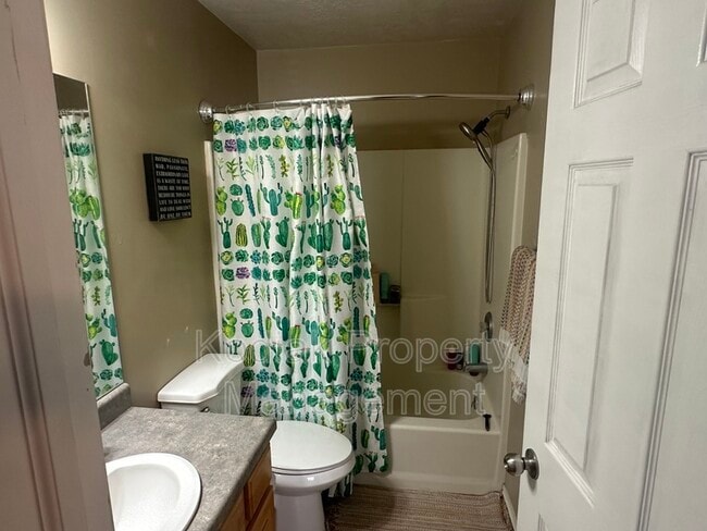 Building Photo - 153 N Bamberger Rd E