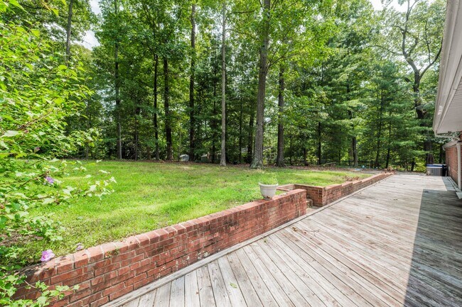 Building Photo - Beautiful One Level Home in Bon Air for rent!!