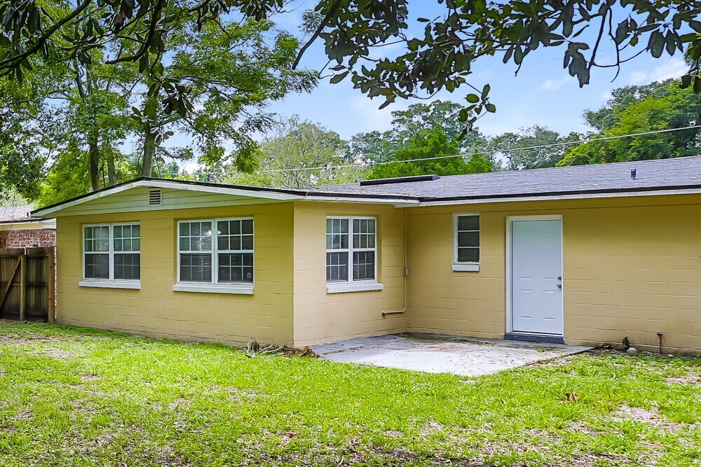 Building Photo - 6227 Pine Summit Dr