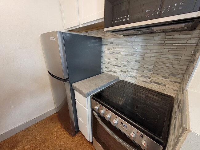 Building Photo - 809 S Circle Dr
