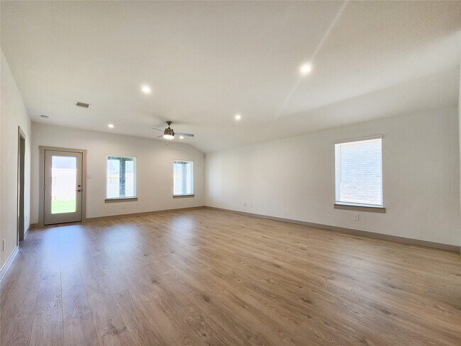 Building Photo - 30010 Ousel Falls Ln