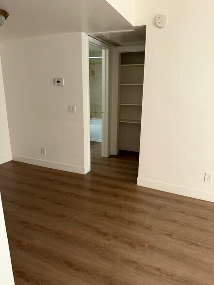 Building Photo - 4200 S Valley View Blvd