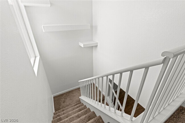 Building Photo - 2212 Silver Pine Dr