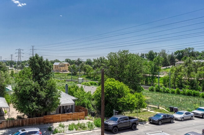 Building Photo - 1231 Newton St