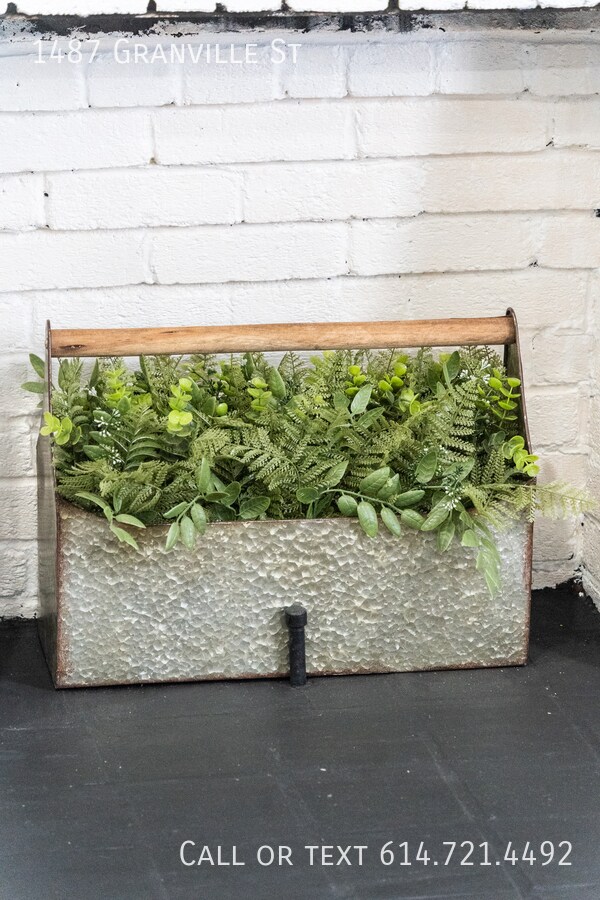 Building Photo - 1487 Granville St