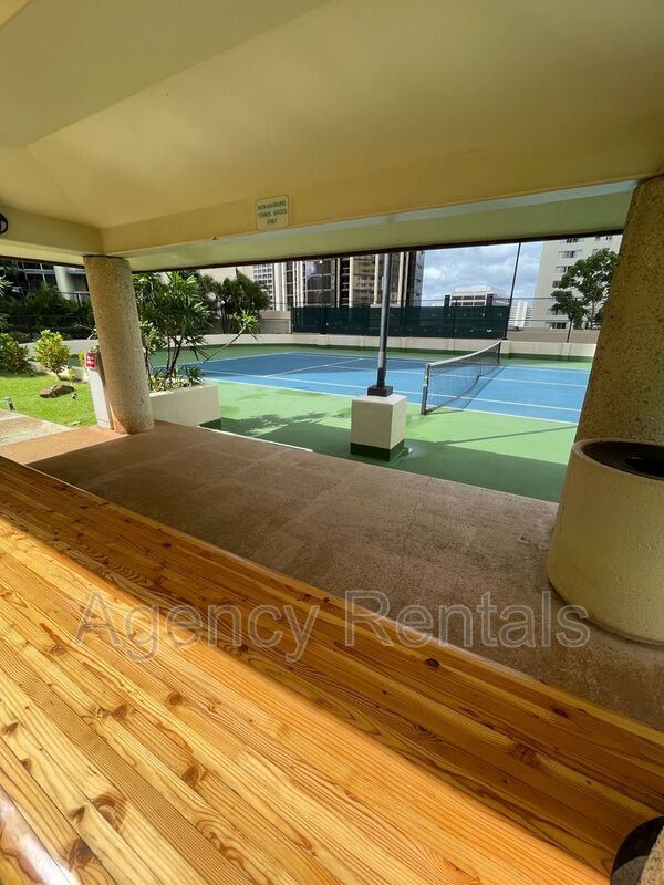 Building Photo - 1212 Nuuanu Ave