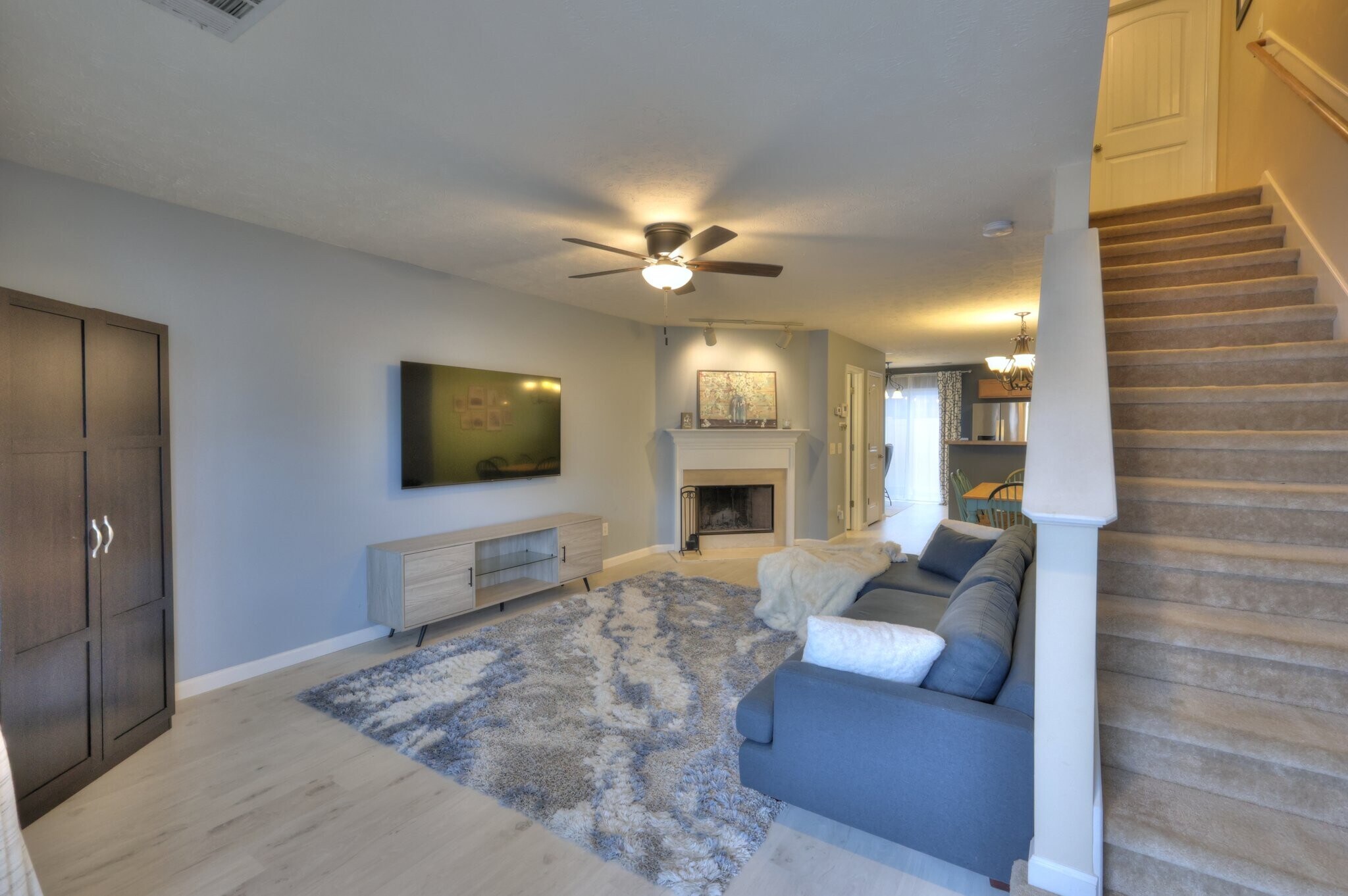 Building Photo - 589 Bradburn Village Cir