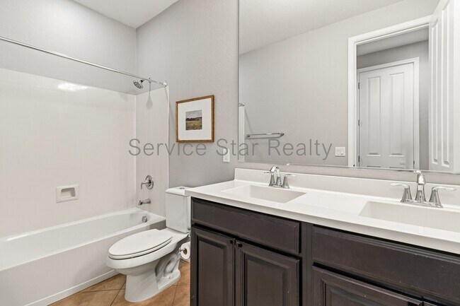 Building Photo - 14479 W Desert Flower Dr