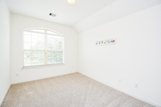 Building Photo - 6410 Papaya Bend Dr