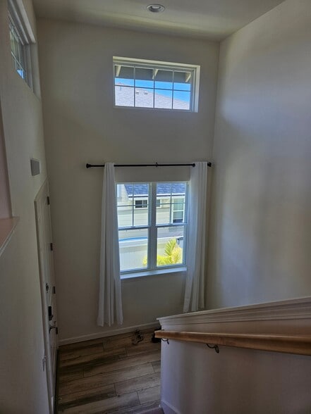Building Photo - 72 Kupaloke
