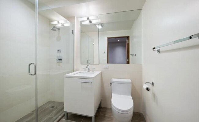 Building Photo - 3 bedroom in NEW YORK NY 10011