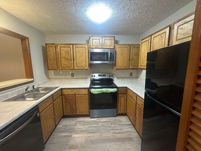 Building Photo - 1202 Huntsman