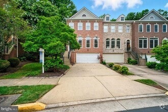 Building Photo - 10189 Castlewood Ln