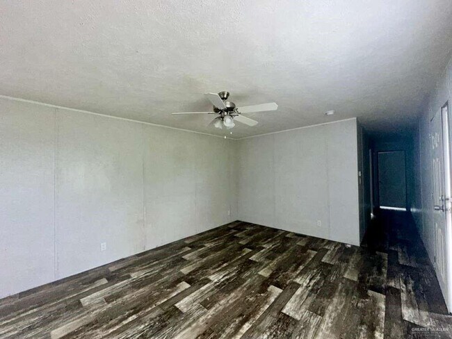 Building Photo - 17 N Val Verde Rd