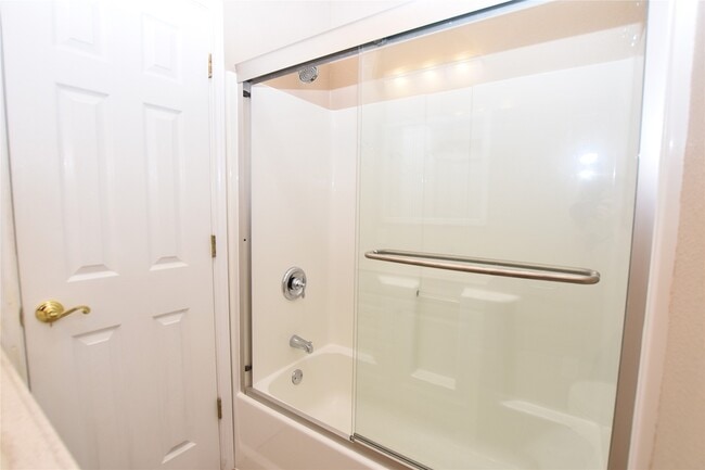 Building Photo - 114 Mc Kinney Ln