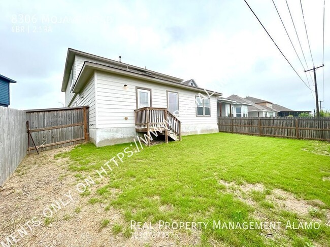 Building Photo - Amazing Two-Story 4 Bedroom / 2.5 Bath Hom...