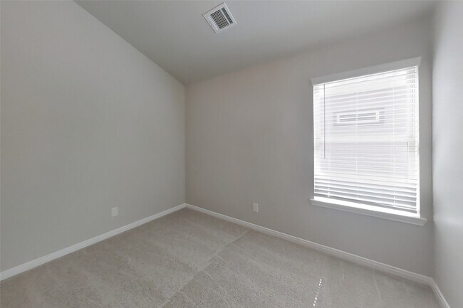 Building Photo - 9829 Gln Brk Ln