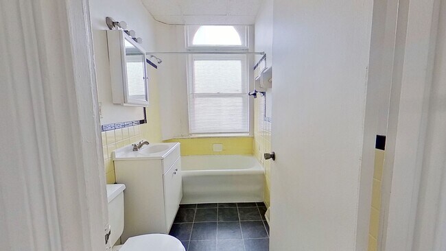 Building Photo - Unique One Bedroom in York City