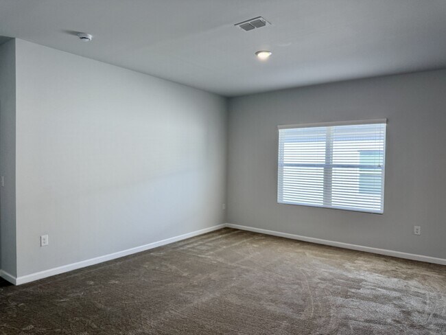 Building Photo - 2090 Ecoland Dr