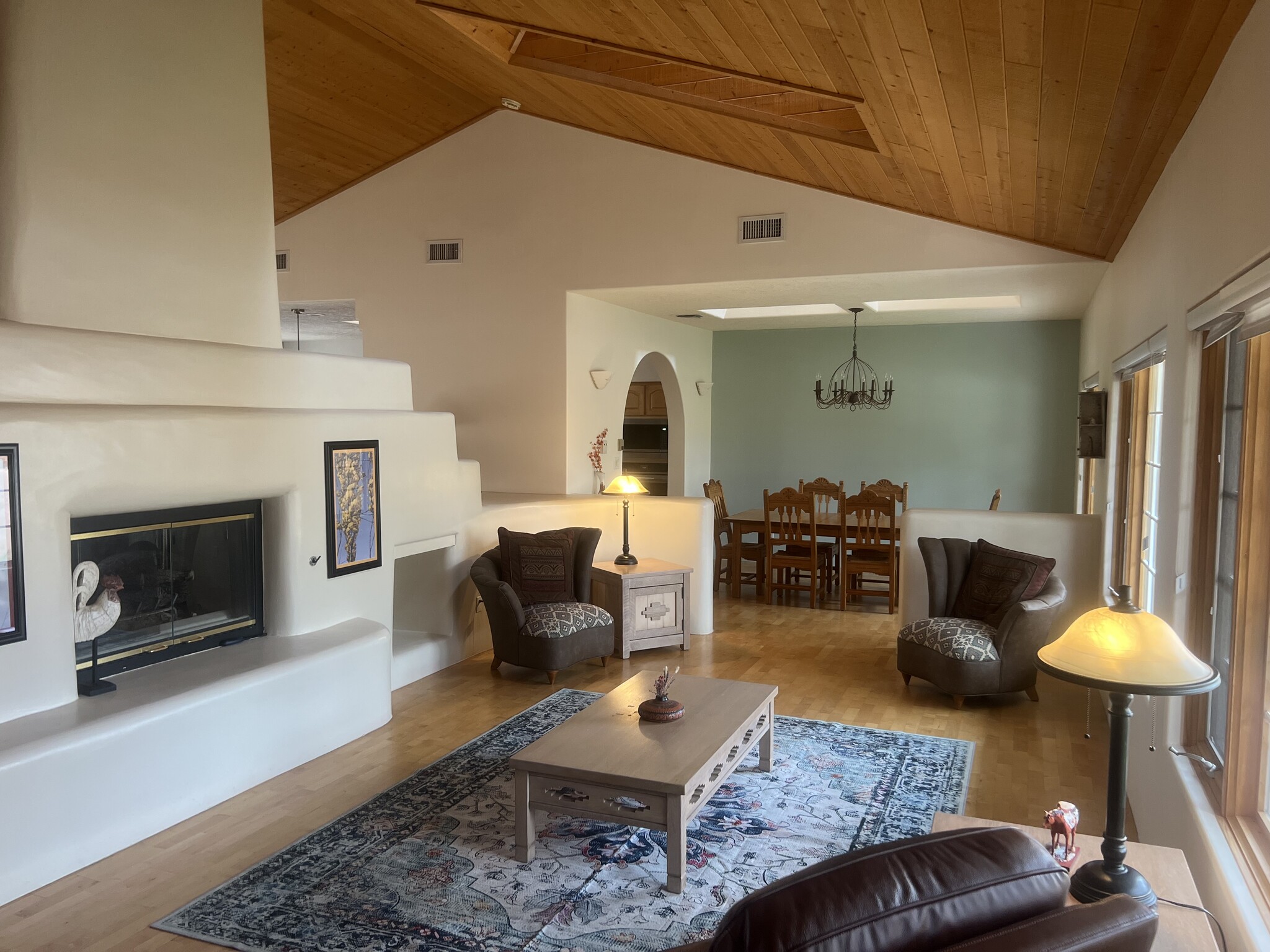 Building Photo - 2504 Griegos Pl NW