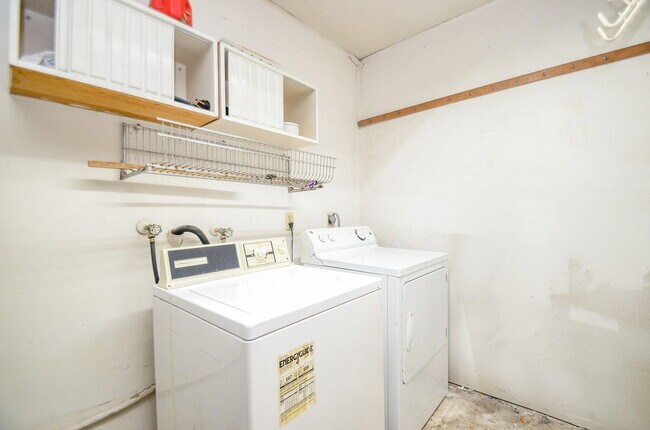 Building Photo - 7623 Kite Hill Dr