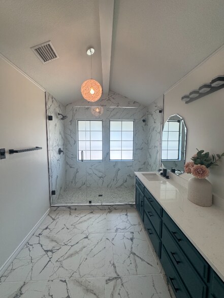 Building Photo - 3123 Bourbon St Cir