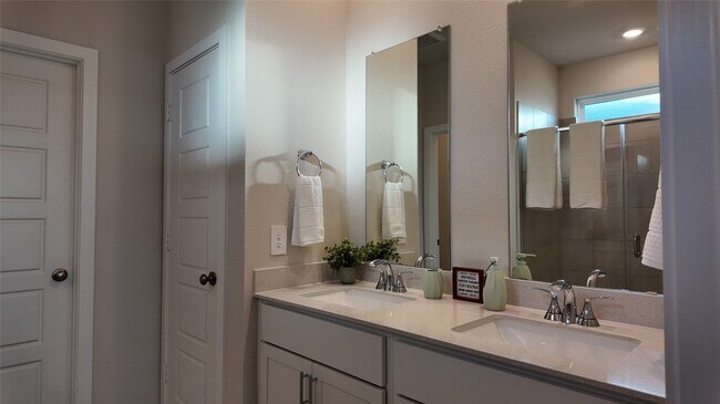 Building Photo - 14206 Granger Pointe Ln